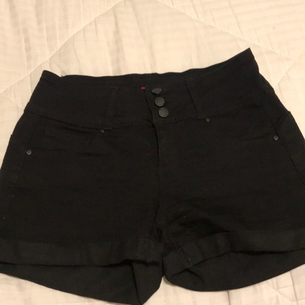 Wax Jean Black Highwaisted Shorts